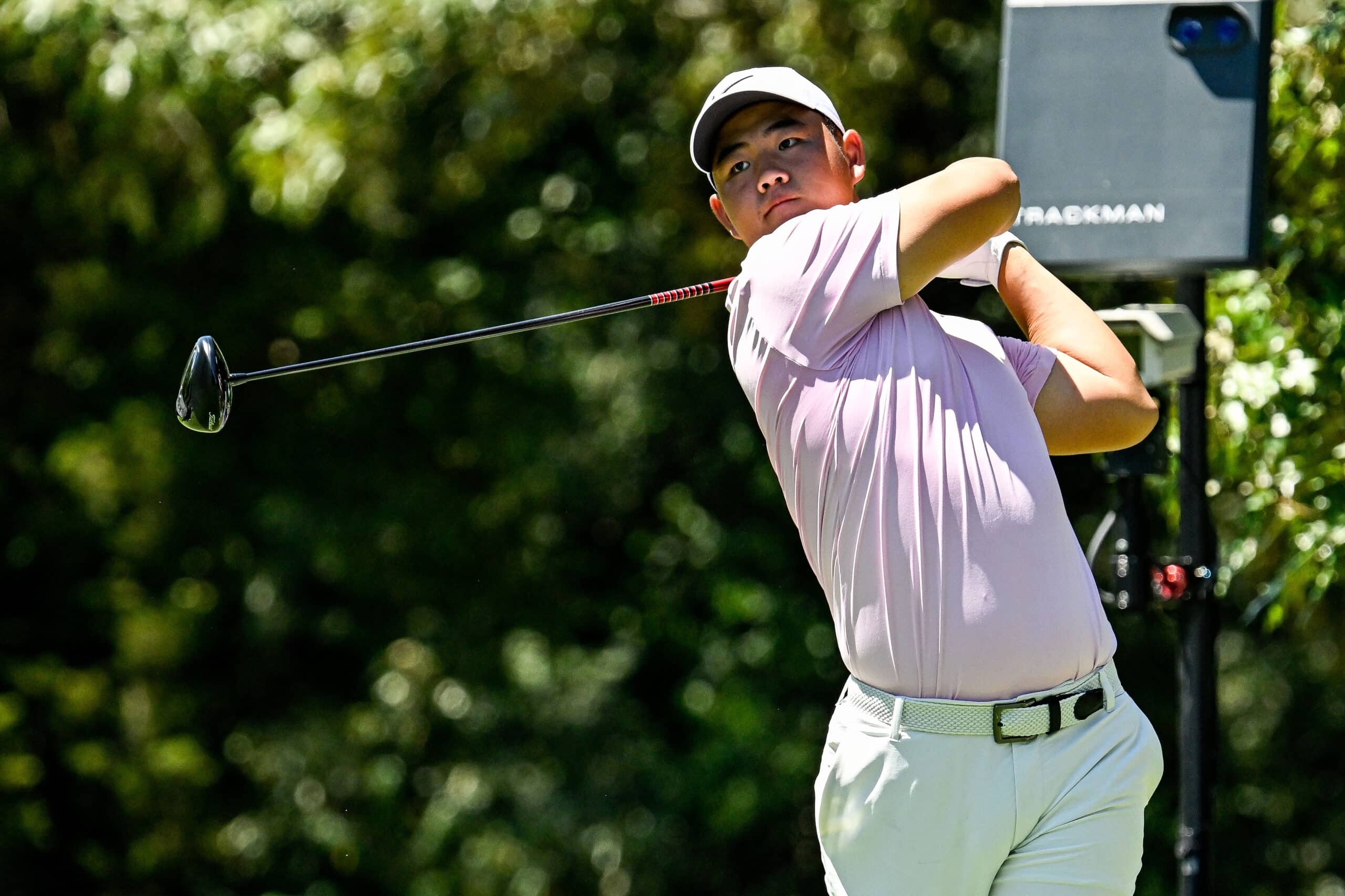 découvrez les excuses de tom kim, un jeune prodige du golf, alors qu'il partage ses réflexions sur la pression du succès et les défis rencontrés sur le parcours. laissez-vous inspirer par son authenticité et son approche humble du sport.