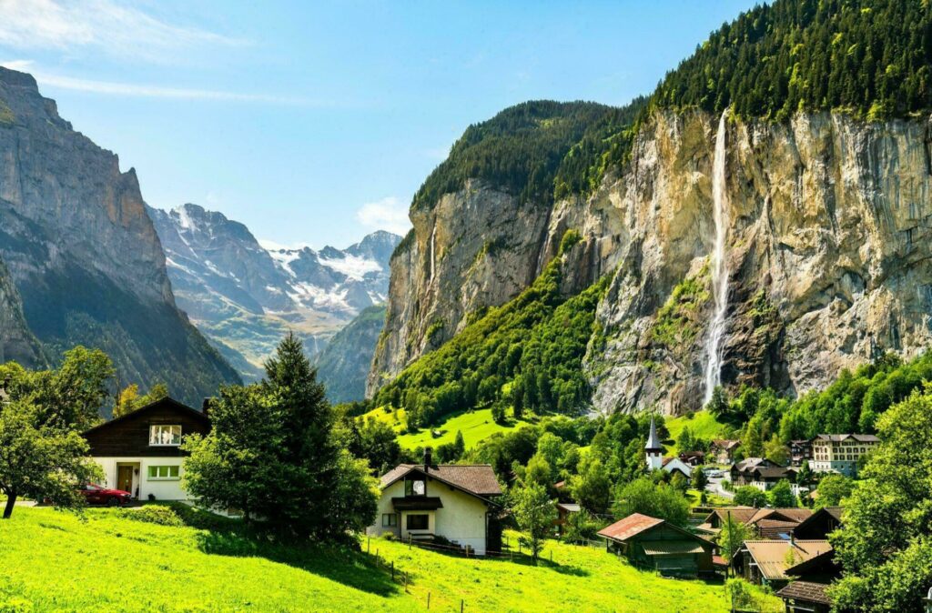 découvrez les 5 meilleurs parcours de golf dans les alpes suisses et plongez dans le monde fascinant du pga en suisse. explorez des paysages à couper le souffle tout en perfectionnant votre jeu sur des terrains de renommée mondiale. un incontournable pour tous les amateurs de golf !