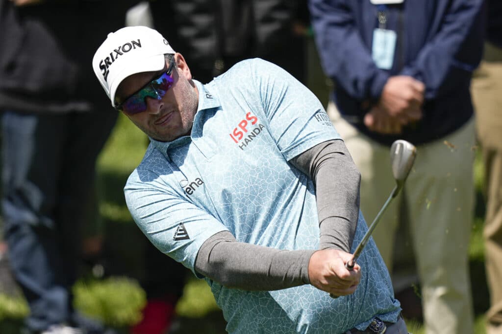 découvrez les défis d'amitié de ryan fox sur le pga tour, où la compétition rencontre la camaraderie. plongez dans l'univers captivant de ce golfeur talentueux et ses liens avec ses concurrents sur le circuit, entre rivalités et moments de partage mémorables.