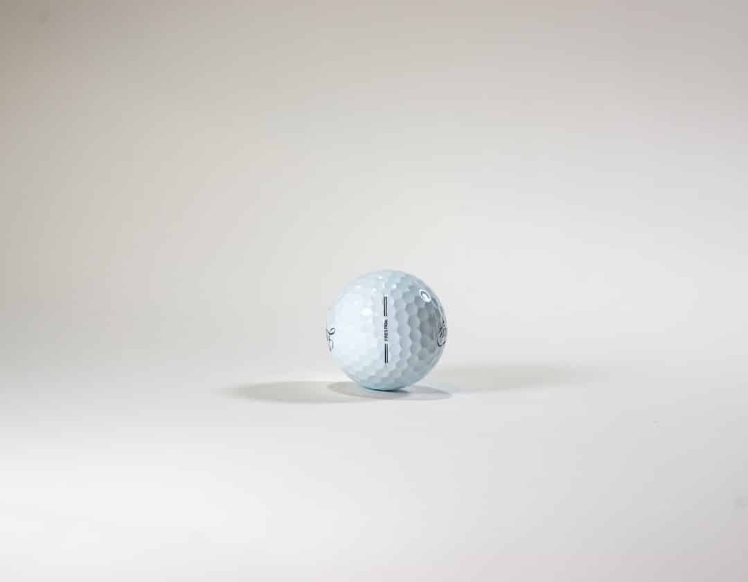 découvrez notre sélection de balles de golf, conçues pour optimiser votre performance sur le parcours. que vous soyez débutant ou joueur expérimenté, trouvez la balle parfaite pour votre jeu. améliorez votre précision et votre distance avec nos produits de qualité.